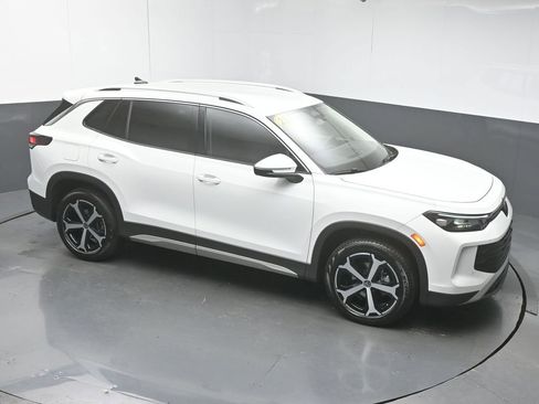 Certified 2025 Volkswagen Tiguan SE image 41