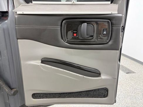 Used 2015 GMC Savana 2500 Extended RWD image 36