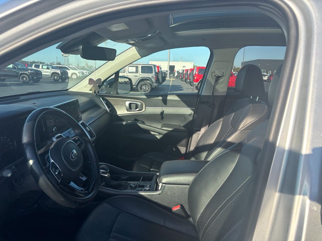 Used 2021 Kia Sorento EX w/ EX AWD X-Line Package image 15