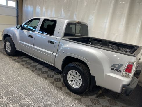 Used 2006 Mitsubishi Raider LS image 4