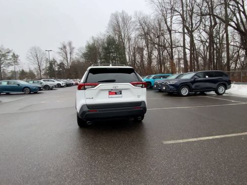 Used 2023 Toyota RAV4 XLE w/ Convenience Package image 7