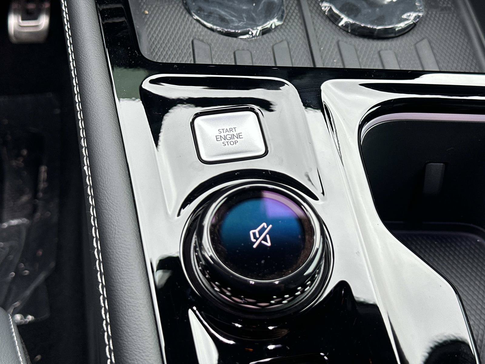 New 2027 Volkswagen Atlas SEL R-Line AWD/4WD image 16