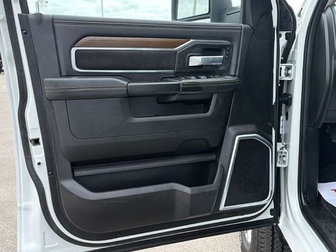 Used 2024 RAM 2500 Laramie image 11