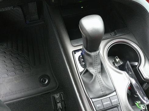 Used 2024 Toyota Camry XSE image 27