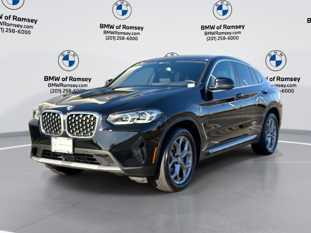 Used 2024 BMW X4 xDrive30i w/ Premium Package AWD/4WD image 1
