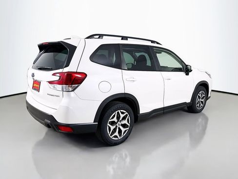Used 2023 Subaru Forester Premium AWD/4WD image 8