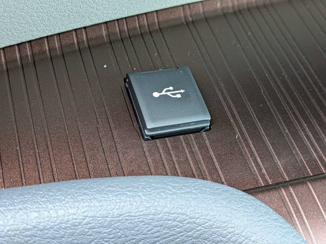 Used 2024 Toyota Sienna XLE FWD image 27