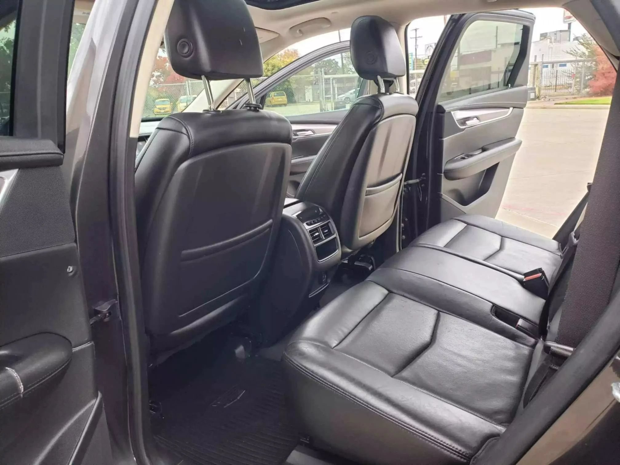 Used 2018 Cadillac XT5 Premium Luxury FWD image 14