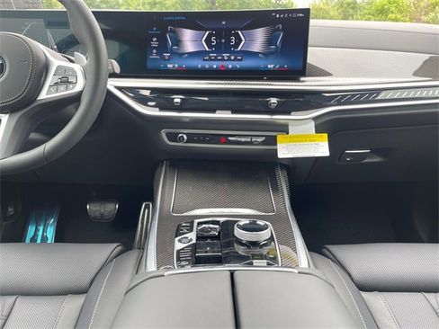 New 2026 BMW X7 M60i image 11