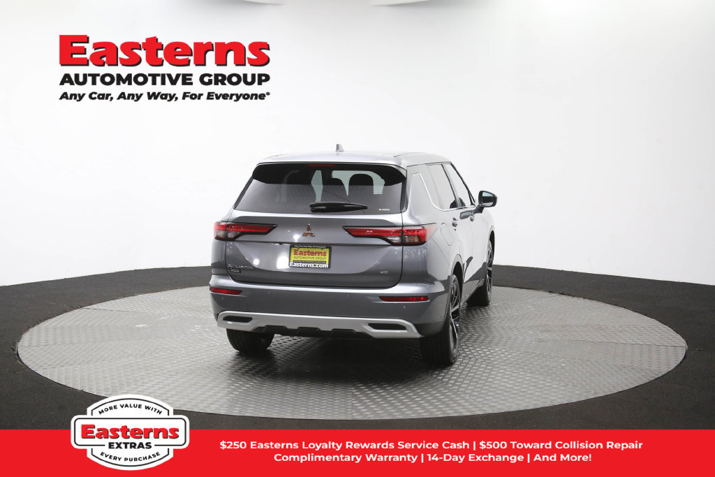 Used 2024 Mitsubishi Outlander SE AWD/4WD image 40