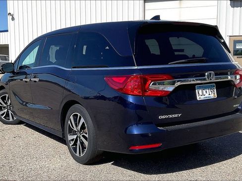 Used 2018 Honda Odyssey Elite image 3