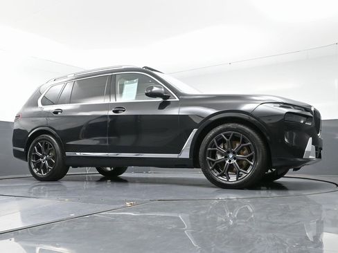 Used 2023 BMW X7 xDrive40i image 53