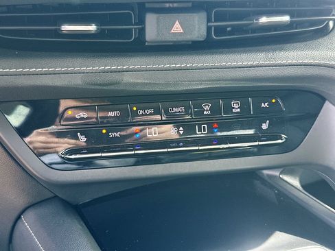 Certified 2023 Buick Envision Essence AWD/4WD image 15