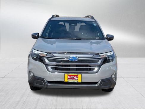 Used 2025 Subaru Forester Premium image 2