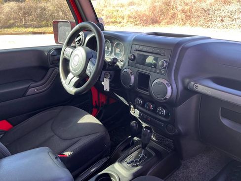 Used 2013 Jeep Wrangler Sport image 14