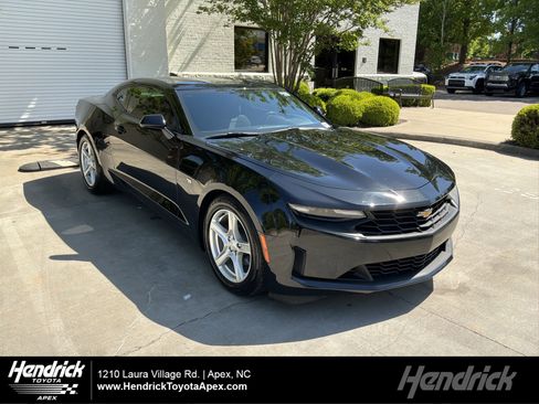 Used 2019 Chevrolet Camaro LT RWD image 1