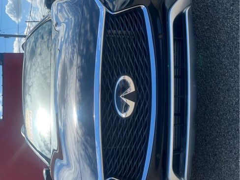 Used 2018 INFINITI QX30 AWD image 3