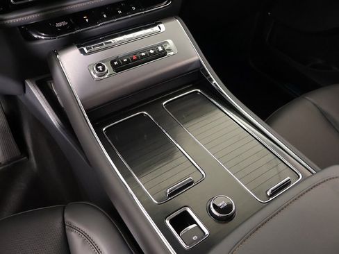 New 2026 Lincoln Aviator AWD image 8