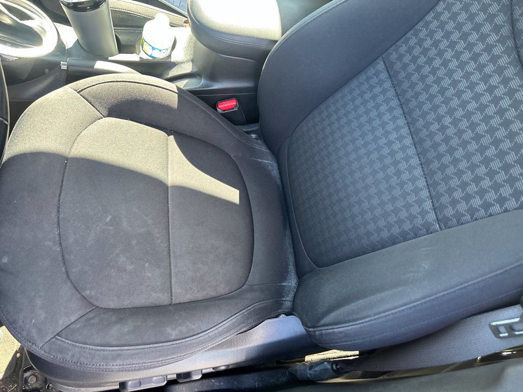 Used 2015 Kia Soul ! FWD image 13