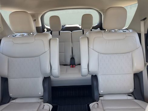 Used 2021 Ford Explorer Platinum w/ Equipment Group 601A image 13