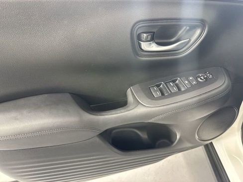 Used 2024 Honda HR-V LX image 19