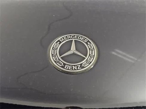 Used 2025 Mercedes-Benz GLC 300 4MATIC image 11