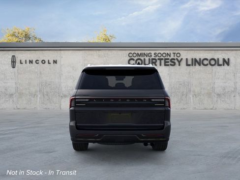 New 2026 Lincoln Navigator Reserve image 5
