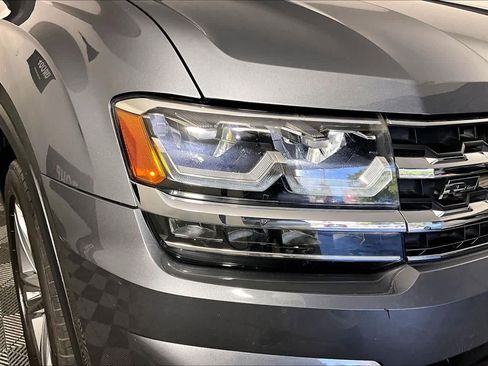 Used 2018 Volkswagen Atlas SE w/ R-Line Package FWD image 27
