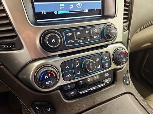 Used 2019 Chevrolet Suburban Premier image 4