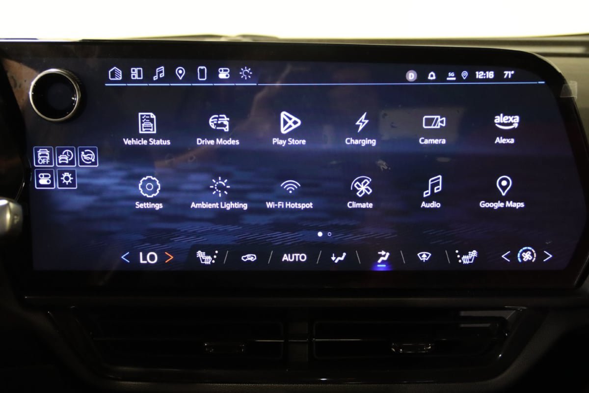 Used 2025 Chevrolet Equinox EV RS FWD image 51
