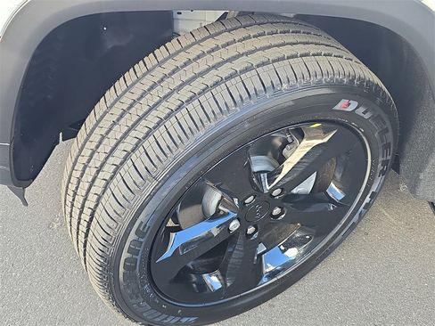 New 2025 Jeep Grand Cherokee Laredo image 33