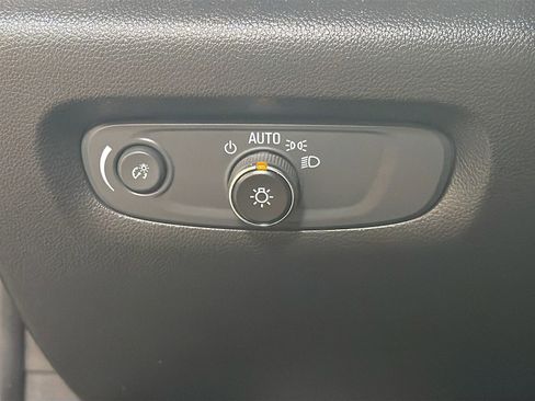 Used 2024 Chevrolet Traverse LT AWD/4WD image 10