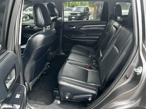 Used 2019 Toyota Highlander Limited AWD/4WD image 19