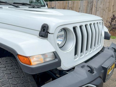 Used 2021 Jeep Wrangler Unlimited Sahara w/ Cold Weather Group AWD/4WD image 2