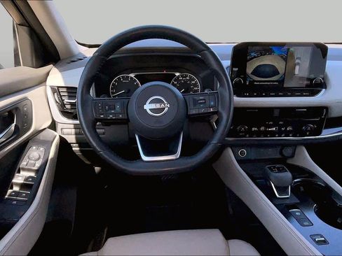 Used 2023 Nissan Rogue SL w/ SL Premium Package FWD image 5