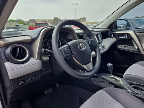 Used 2015 Toyota RAV4 XLE image 2