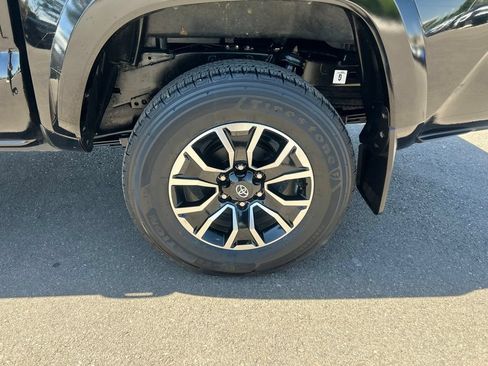 Used 2023 Toyota Tacoma TRD Sport AWD/4WD image 29