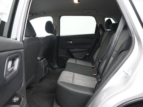 Used 2024 Nissan Rogue SV FWD image 25