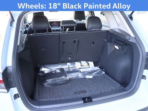 New 2026 Volkswagen Taos SE image 18