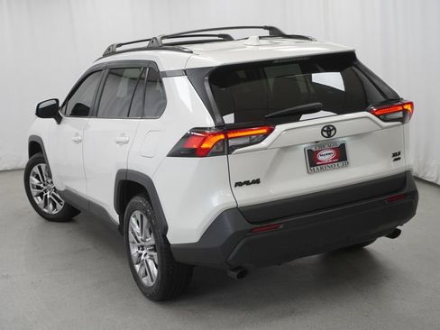 Used 2022 Toyota RAV4 XLE Premium image 12
