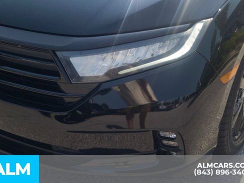 Used 2024 Honda Odyssey Sport image 11