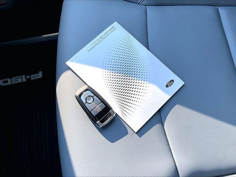 Used 2025 Ford F150 Lightning Flash image 14