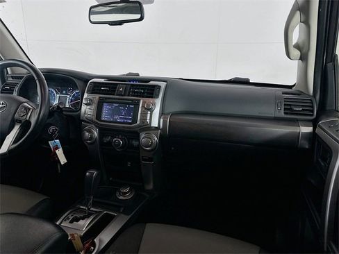 Used 2017 Toyota 4Runner SR5 Premium image 22