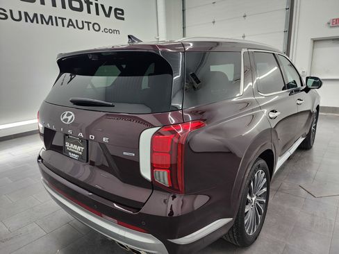 Used 2024 Hyundai Palisade Calligraphy image 4