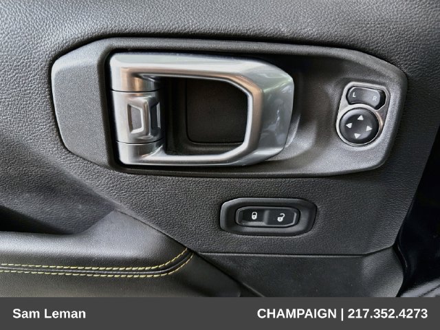 Used 2024 Jeep Wrangler Unlimited Sahara AWD/4WD image 17