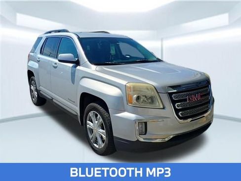 Used 2017 GMC Terrain SLE FWD image 2