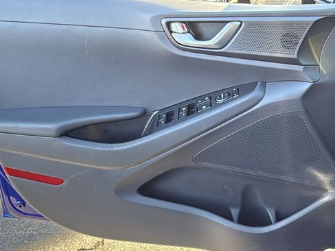 Used 2019 Hyundai Ioniq Plug-In Hybrid image 23