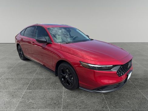 Certified 2025 Honda Accord SE image 1