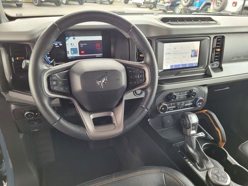 Used 2023 Ford Bronco Badlands image 7