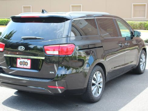 Used 2016 Kia Sedona SX FWD image 5